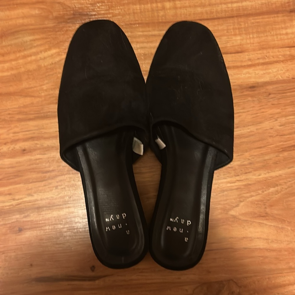 A New Day Black Mule Flats - Picture 4 of 5
